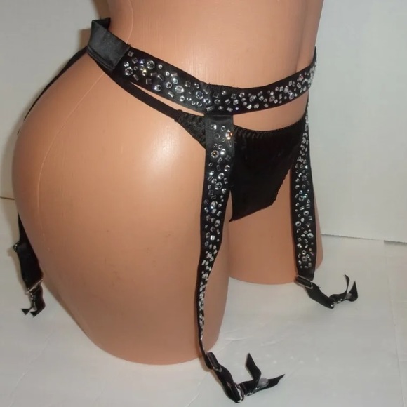 Victoria’s Secret crystal trim Garter belt(ML & String Thong Panty (OS Set - Picture 2 of 5